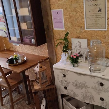 Le Laboratoire Shabby Chic De La Parfumerie Du Manoir Chavagne 외부 사진